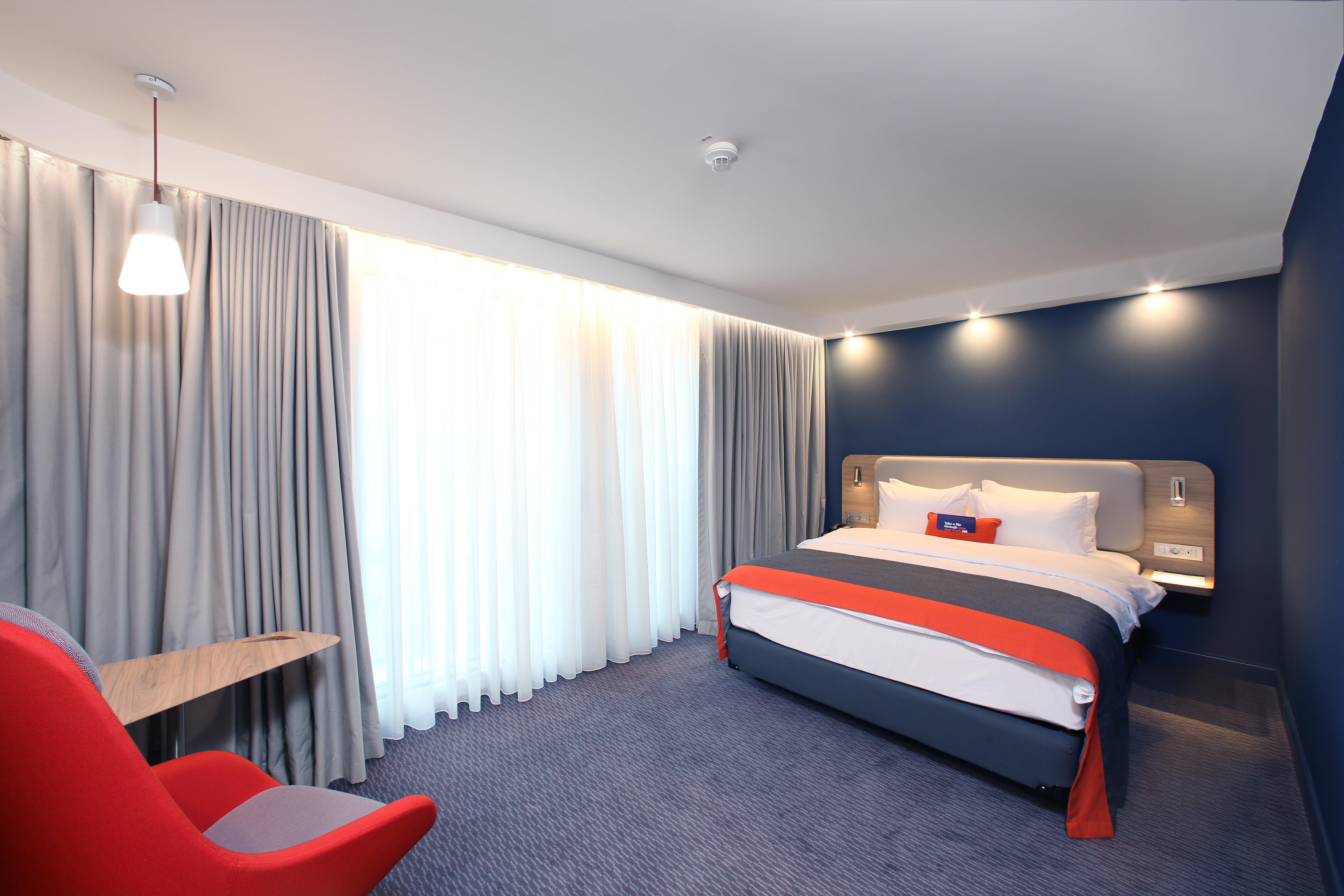 Express - By Ihg 3*