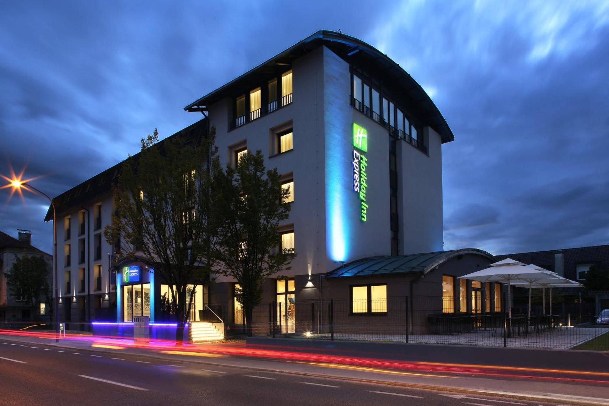 Express - By Ihg 3*